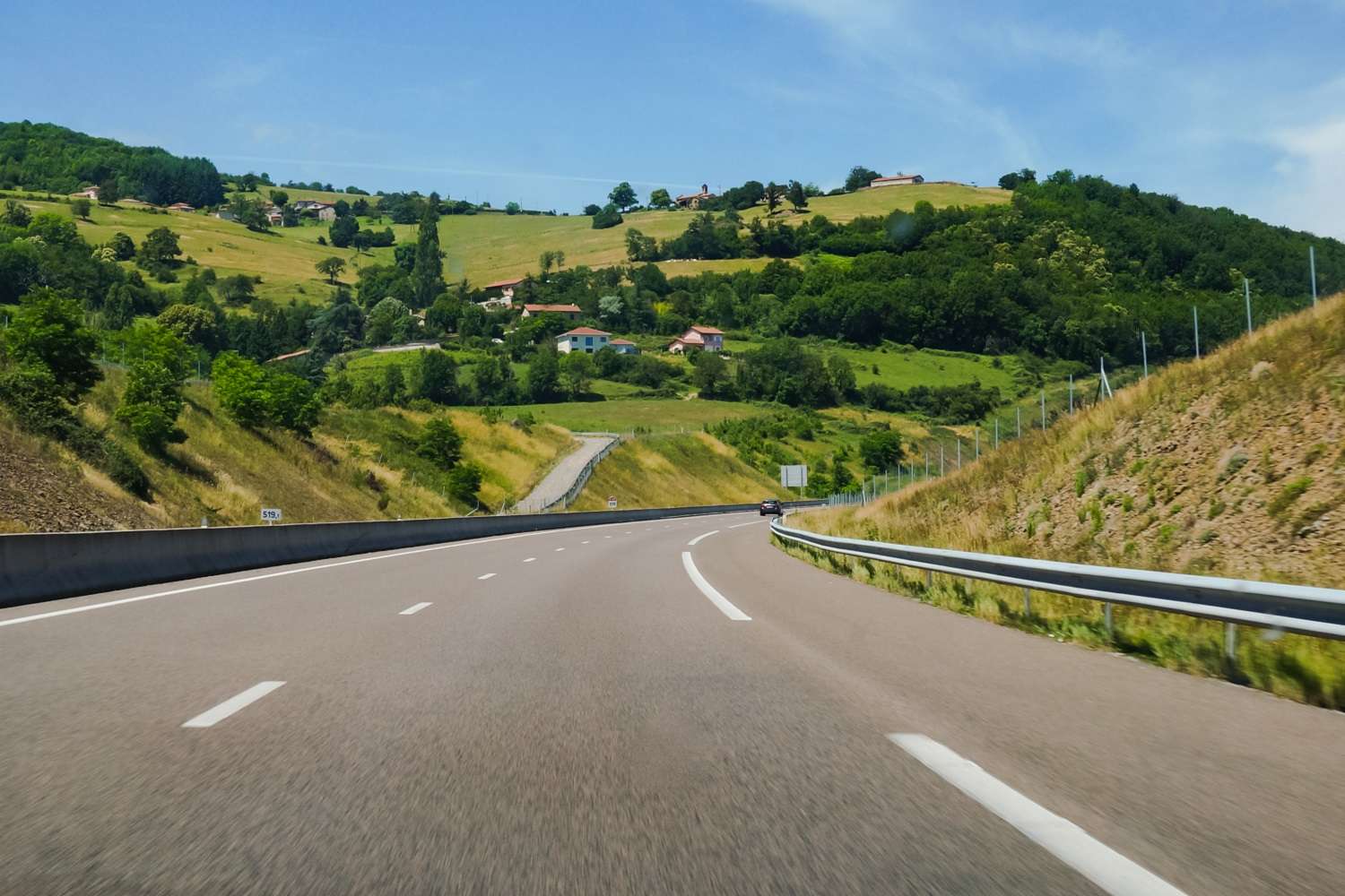 image de l'article Tout comprendre de la bande d'arrêt d'urgence sur autoroute